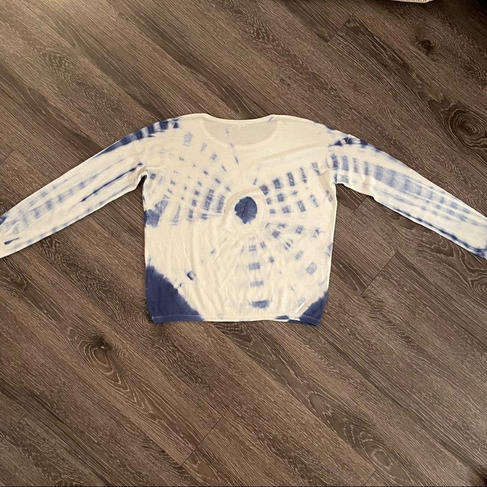Hemisphere sweater  - Picture 6 of 6